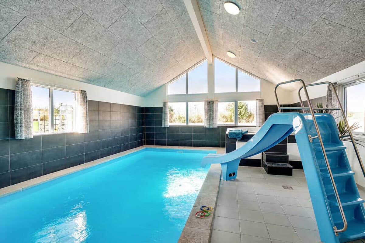 Sommerhus med pool