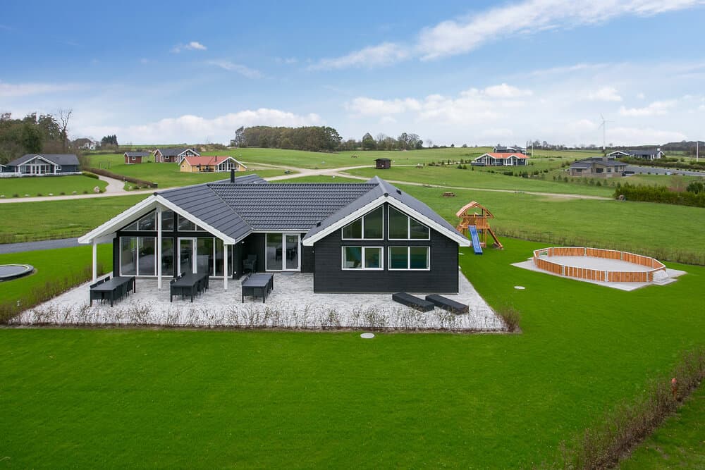 Sommerhus med pool tæt på Faaborg og Sydfyns mange attraktioner - billede 1