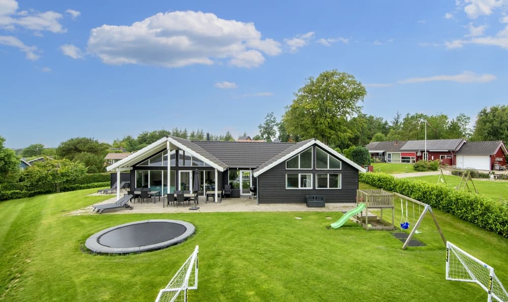 Hyggeligt poolhus med havudsigt ved Vejle Fjord til 16 personer - billede 1