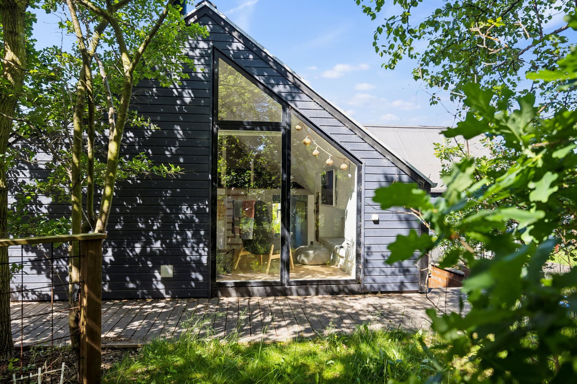 VillaHou - Arkitekthus m. vildmarksbad i Hou