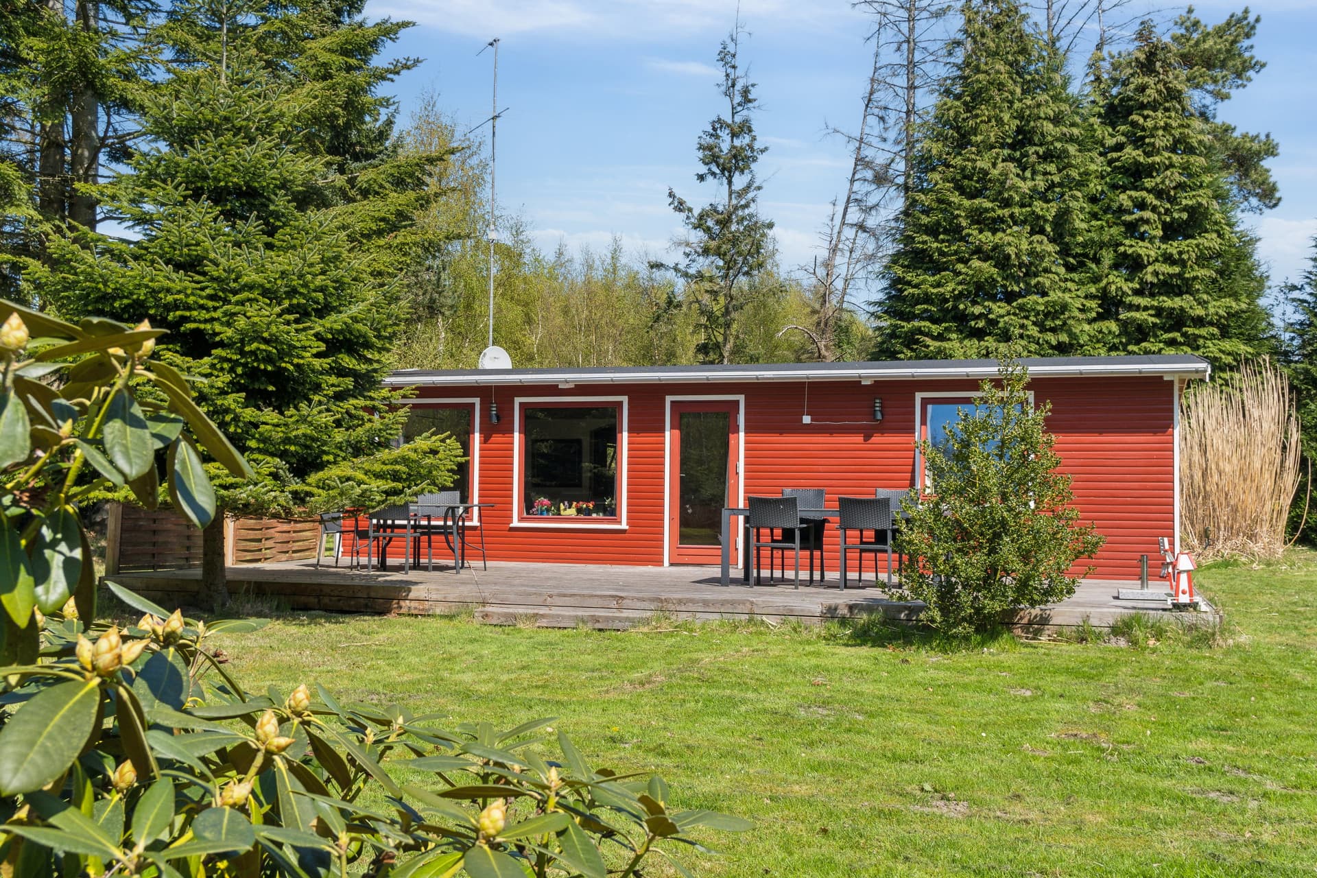 Charmerende sommerhus i rolige omgivelser.