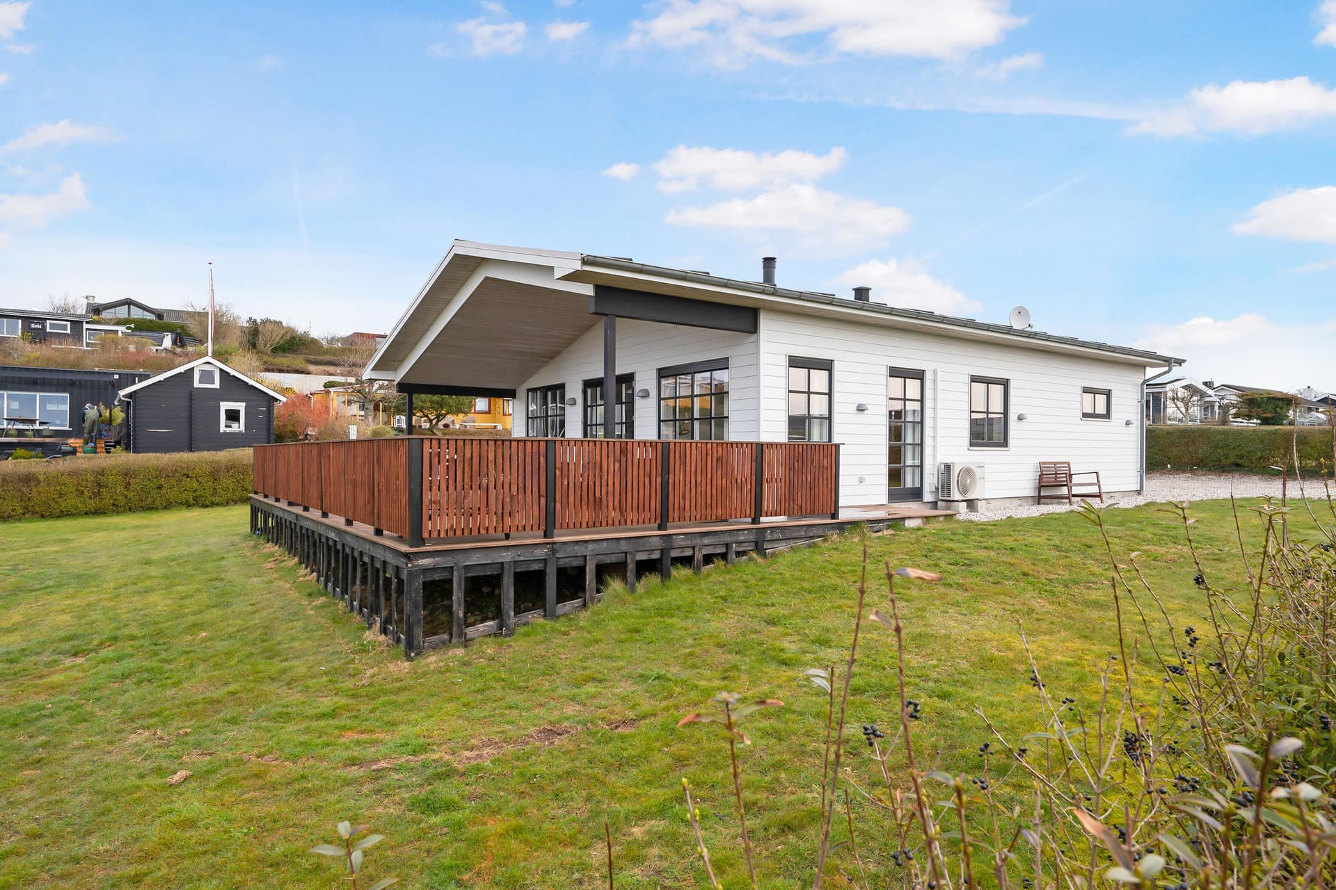 Fuglebakkevej 1, Rønde - billede 1