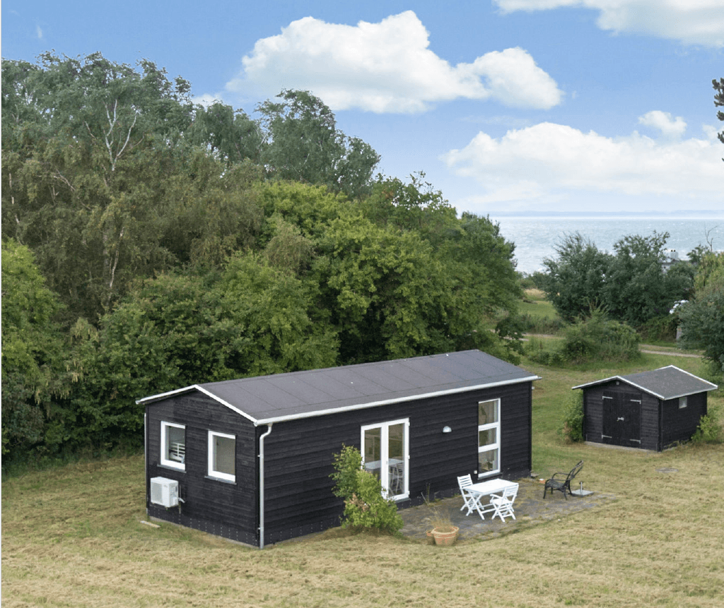 Dejligt sommerhus tæt på vandet