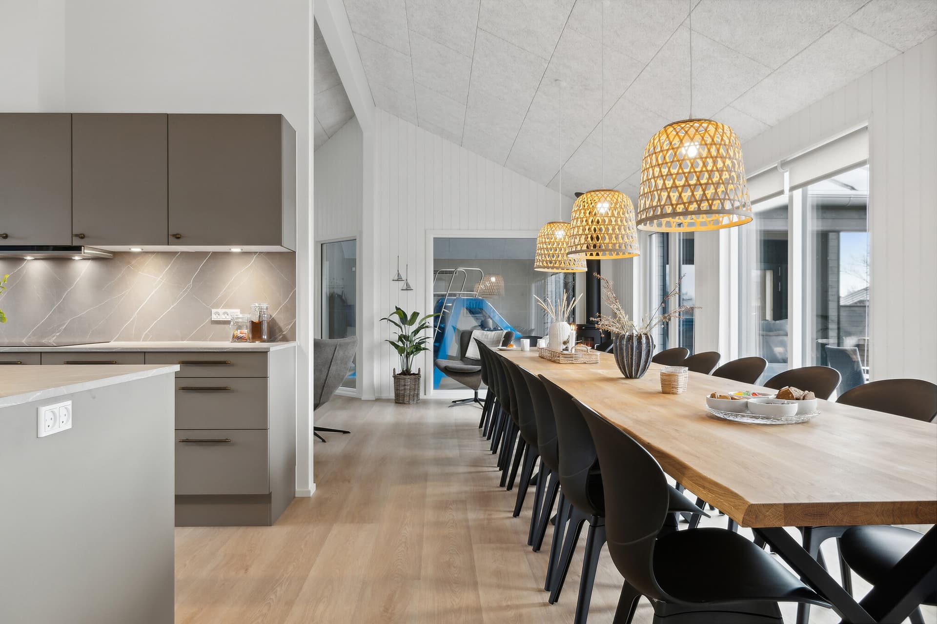 Rummeligt og moderne 20 personers poolhus i skønne Ålbæk ved Skagen - billede 1
