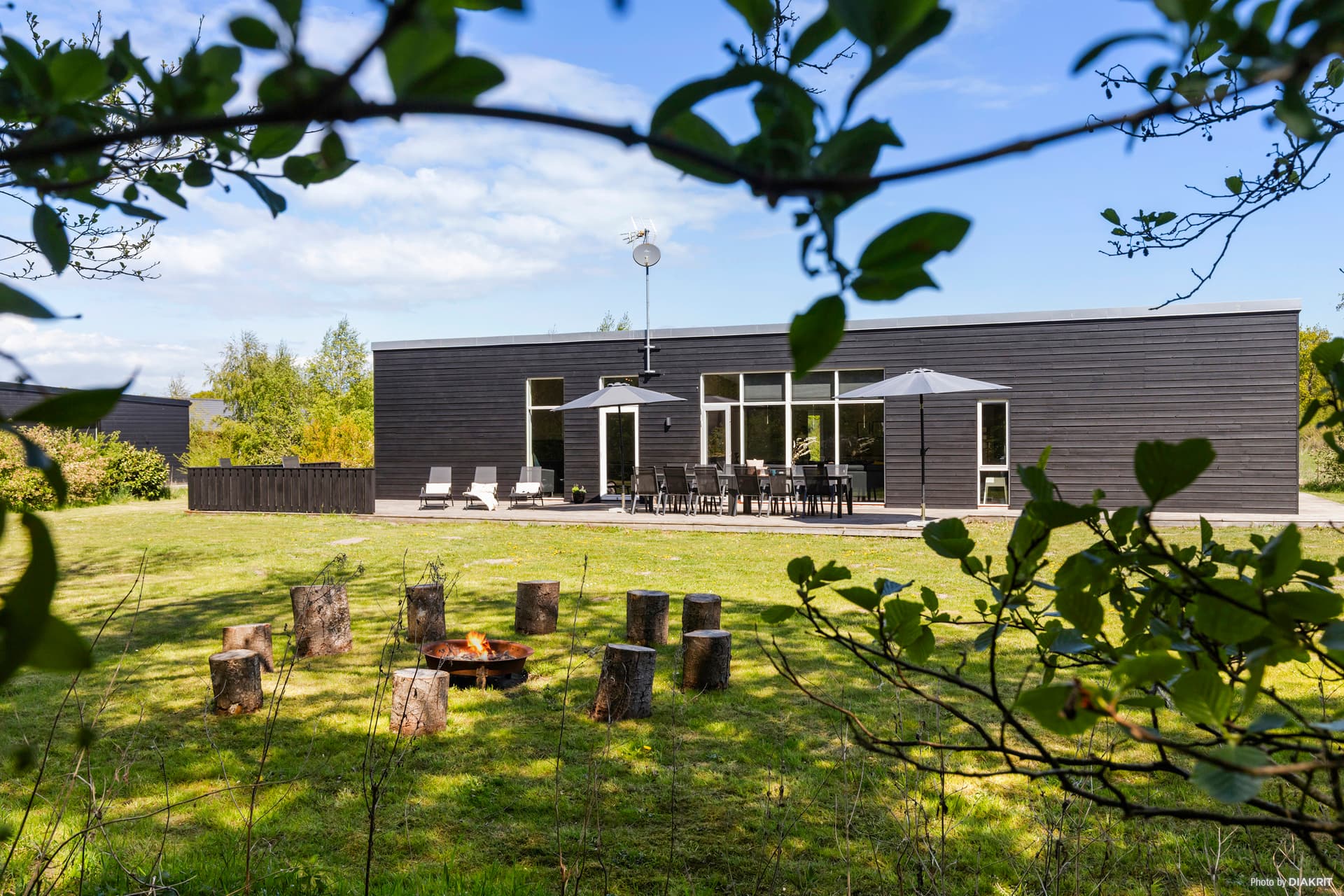 Sommerhus i Fjellerup til 12 personer med aktiviteter og stor terrasse - billede 1